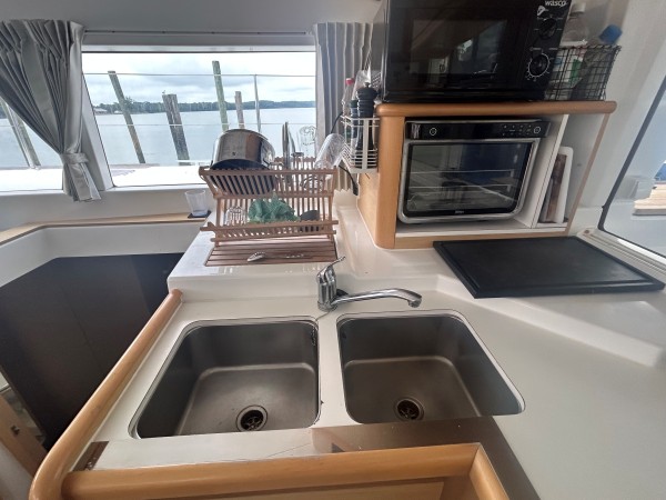 Used Sail Catamaran for Sale 2011 Lagoon 400 