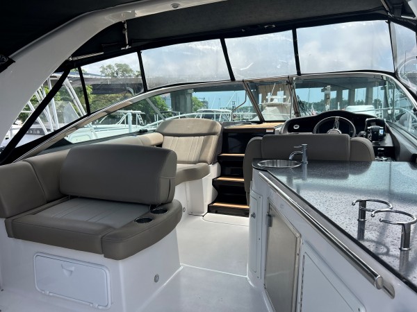 Used Power Monohull for sale 2015 REGAL 32 Express