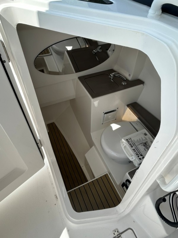 Used Power Power Boat for Sale 2019 Edgewater 262 cx 