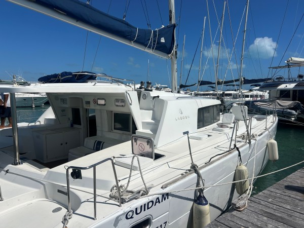 Used Sail Catamaran for Sale 2004 Lagoon 440 