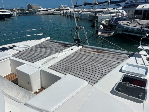 Used Sail Catamaran for Sale 2004 Lagoon 440 